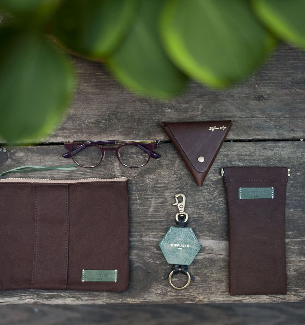 DIFFUSER TOKYO / COTTON CANVAS SOFT EYEWEAR CASE / BLACK & BLACK LEATER