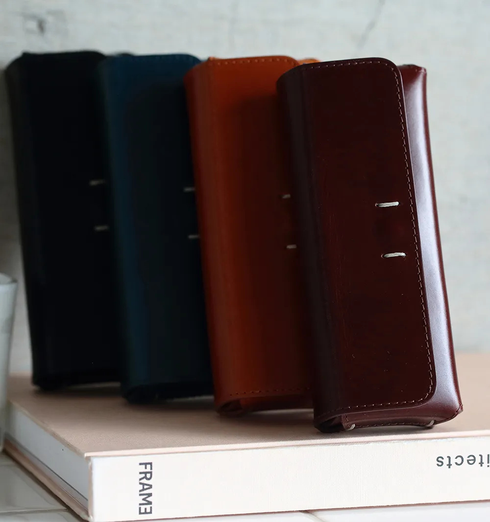 DIFFUSER TOKYO / OIL LEATHER RECT EYEWEAR CASE / BLACK & NAVY