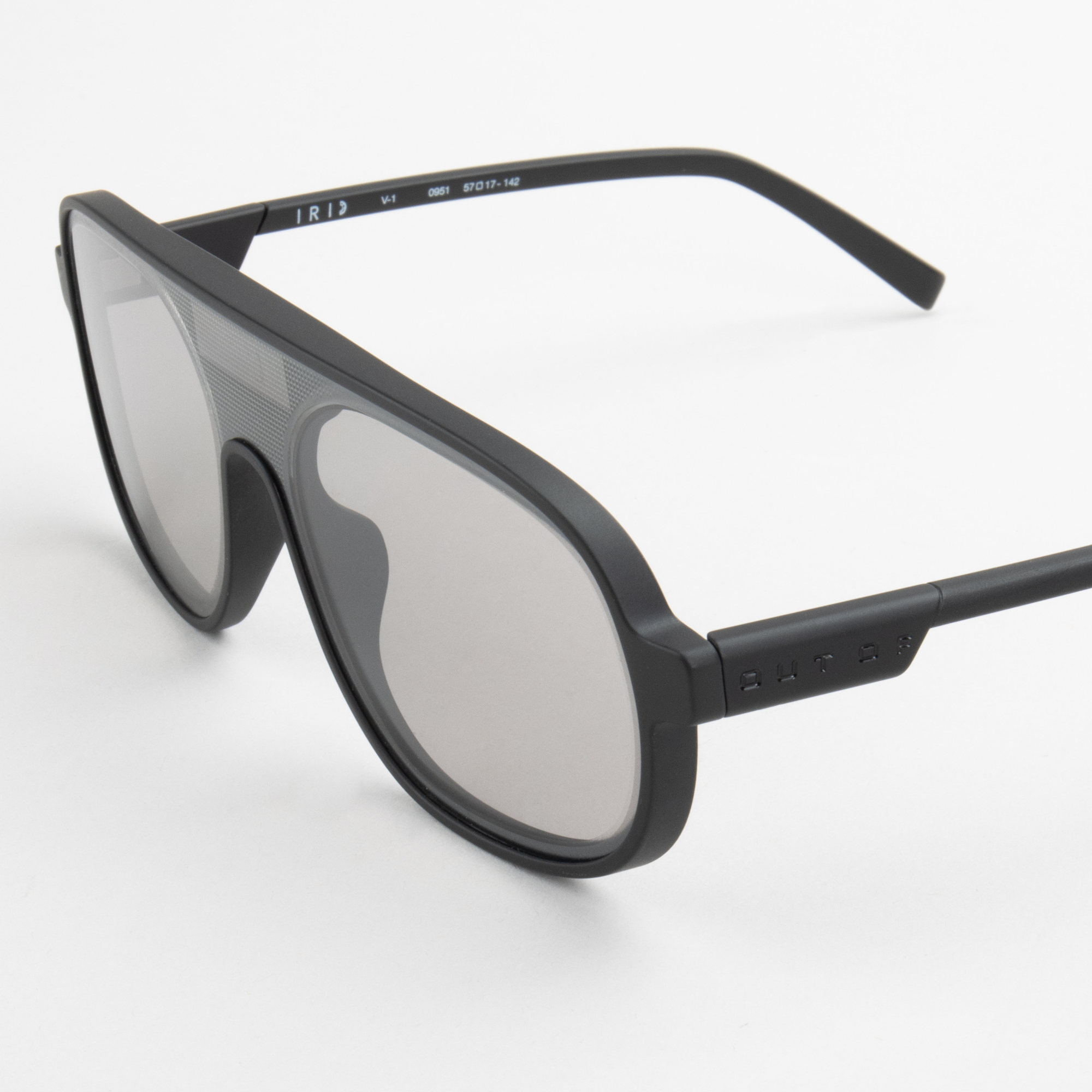 OUT OF / VISION 1 / MATT BLACK BLACK
