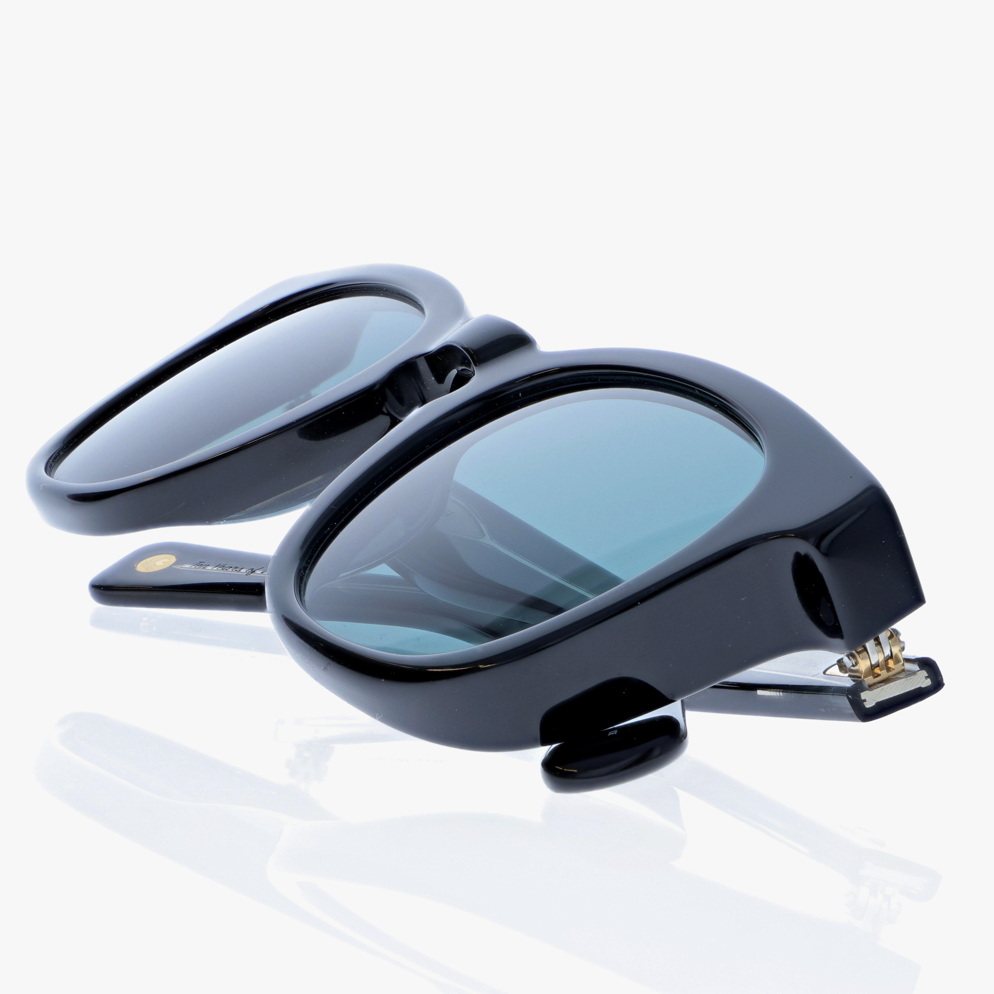 GARRETT LEIGHT / KINNEYX SUN / BLACK