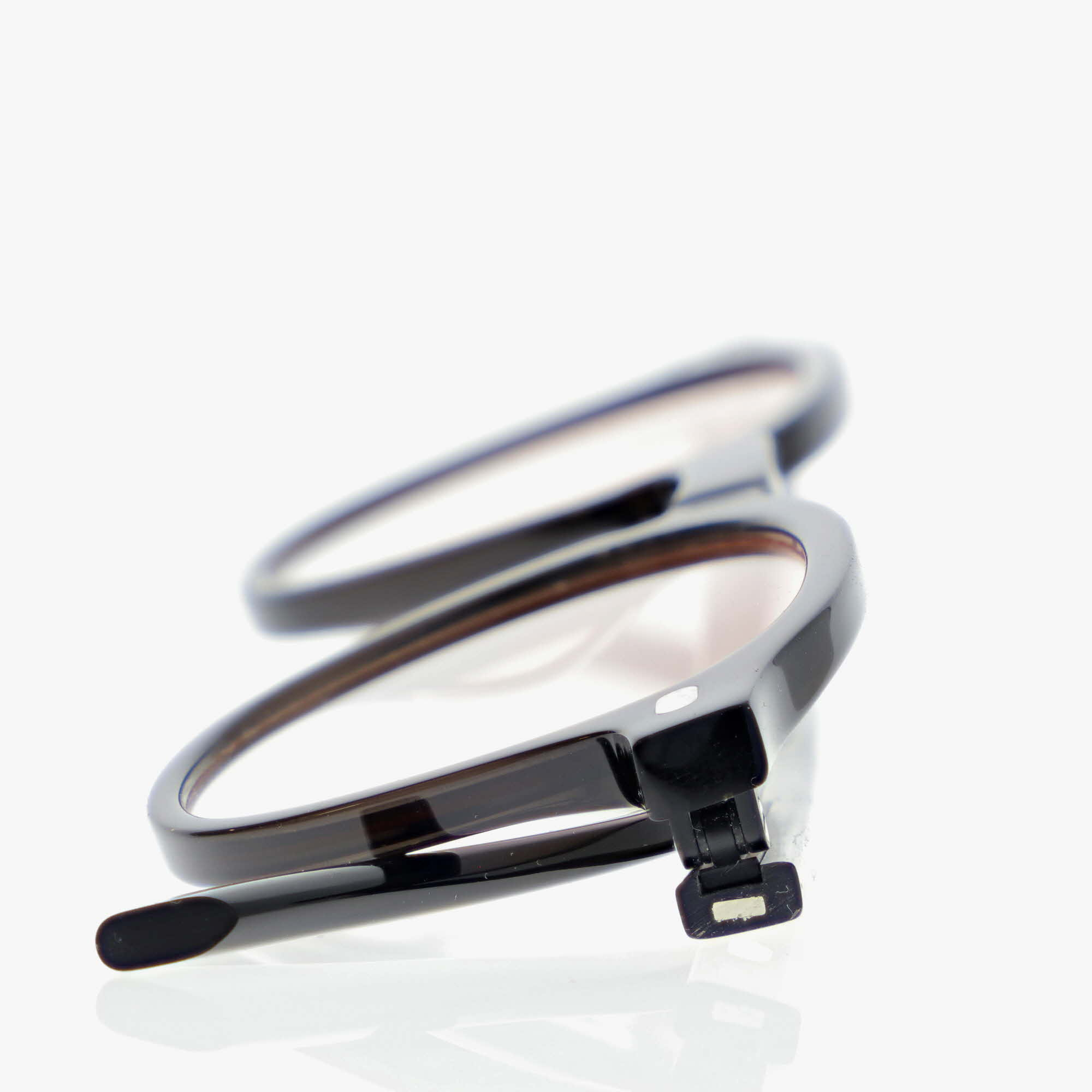 LAZARE STUDIO / GOPNIK / BACK IN BLACK