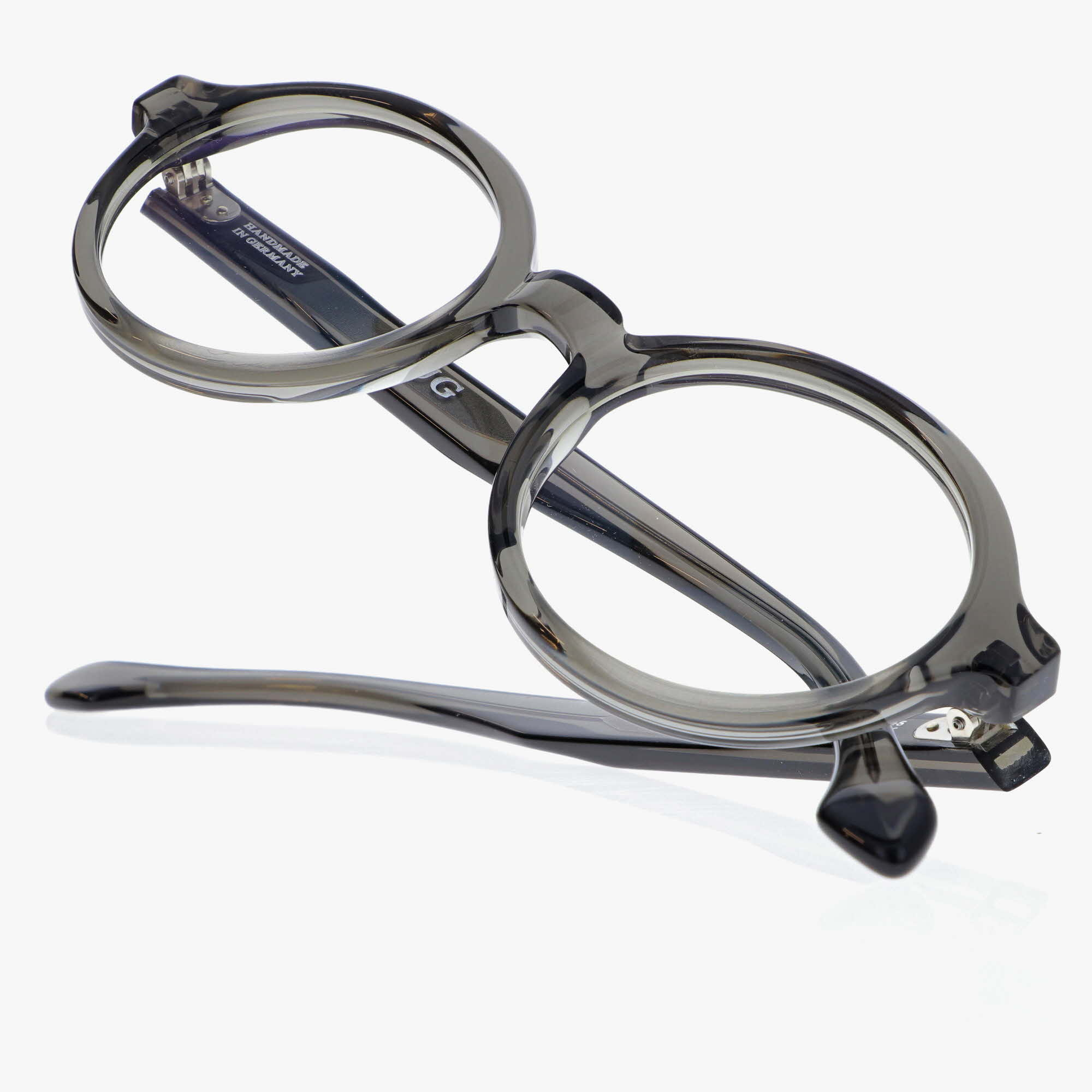 HUG / CARTER / CONCRETE